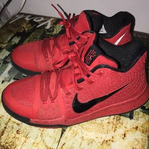 Kids kyrie Irving red shoes